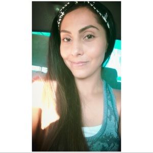 Meet your Posher, Elizabeth